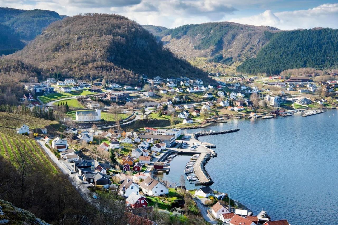 Puntsnes * Hjelmeland